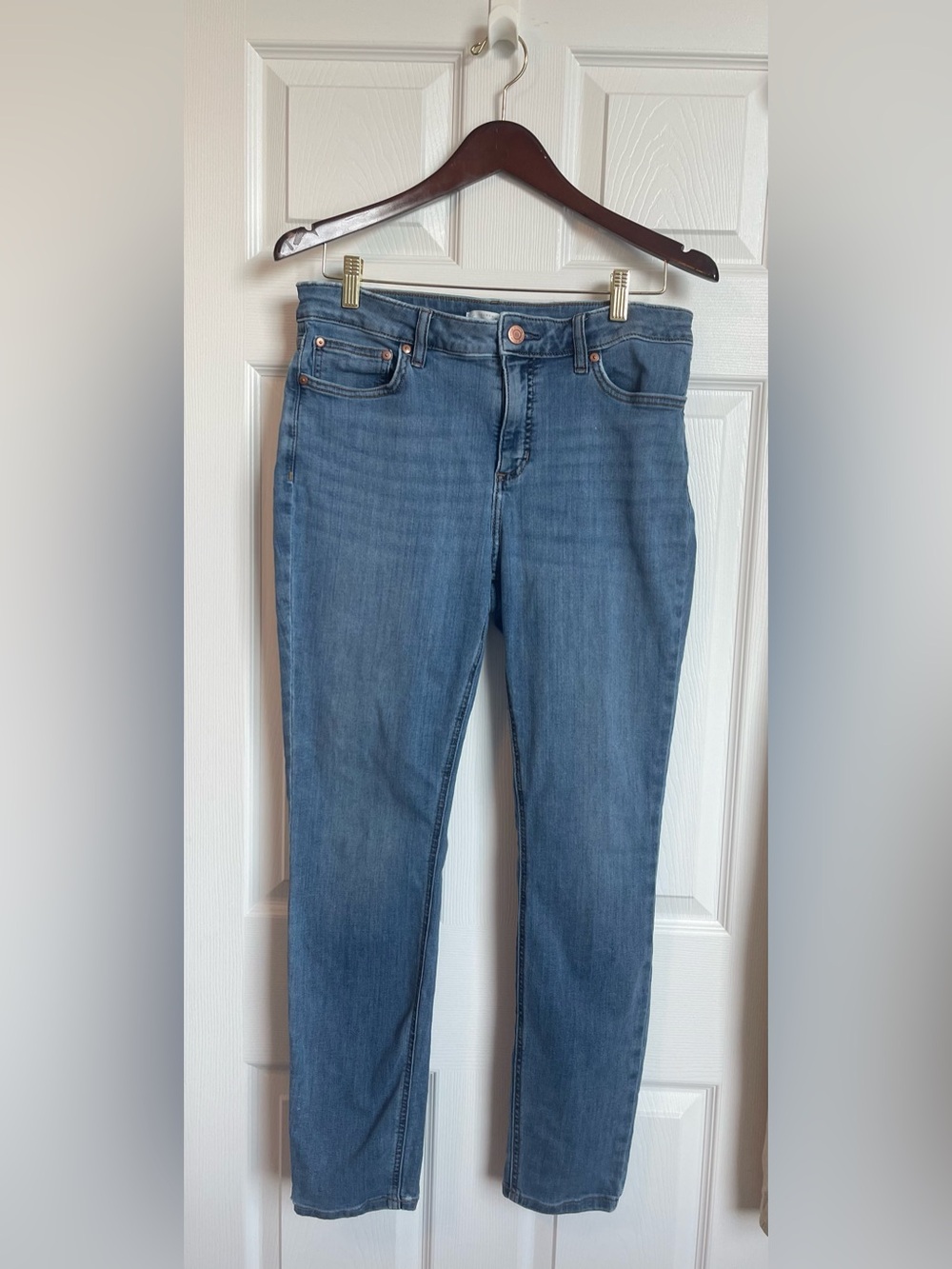 LC Lauren Conrad Skinny Jeans in Medium Blue Wash